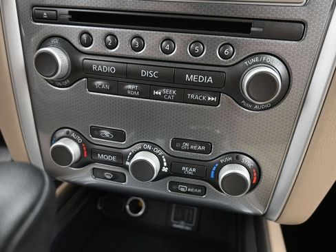 Used 2019 Nissan Pathfinder SL w/ SL Premium Package AWD/4WD image 24