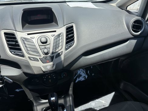 Used 2013 Ford Fiesta SE w/ Super Fuel Economy Pkg FWD image 27