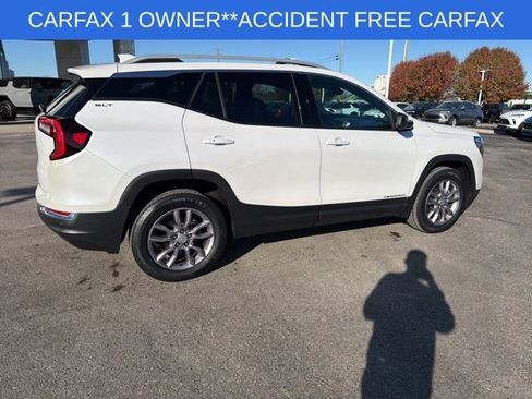 Used 2024 GMC Terrain SLT w/ Infotainment Package II image 12