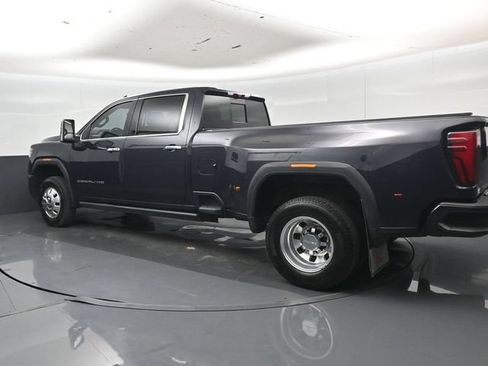 Used 2024 GMC Sierra 3500 Denali Ultimate AWD/4WD image 32