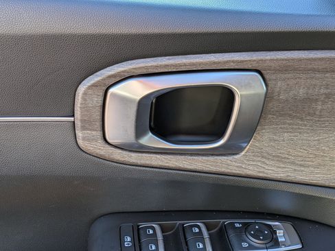 Used 2022 Kia Sorento S image 12