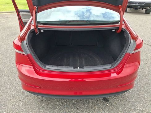 Used 2018 Hyundai Elantra SEL FWD image 29