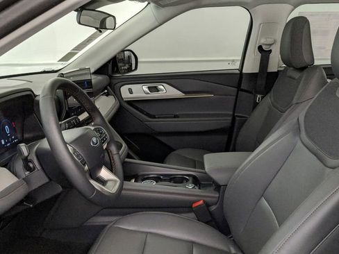 New 2025 Ford Explorer Active w/ Active Comfort Package image 34