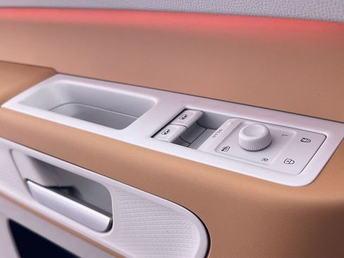 New 2025 Volkswagen ID. Buzz 1st Edition image 13