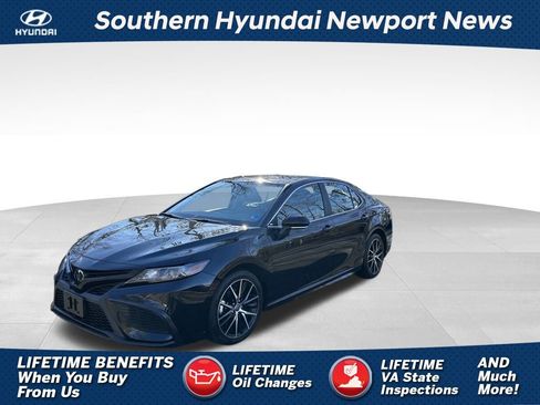 Used 2024 Toyota Camry SE image 1