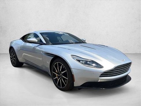 Used 2017 Aston Martin DB11 V12 RWD image 3