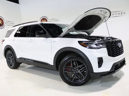 Used 2025 Ford Explorer ST-Line w/ Premium Package image 28