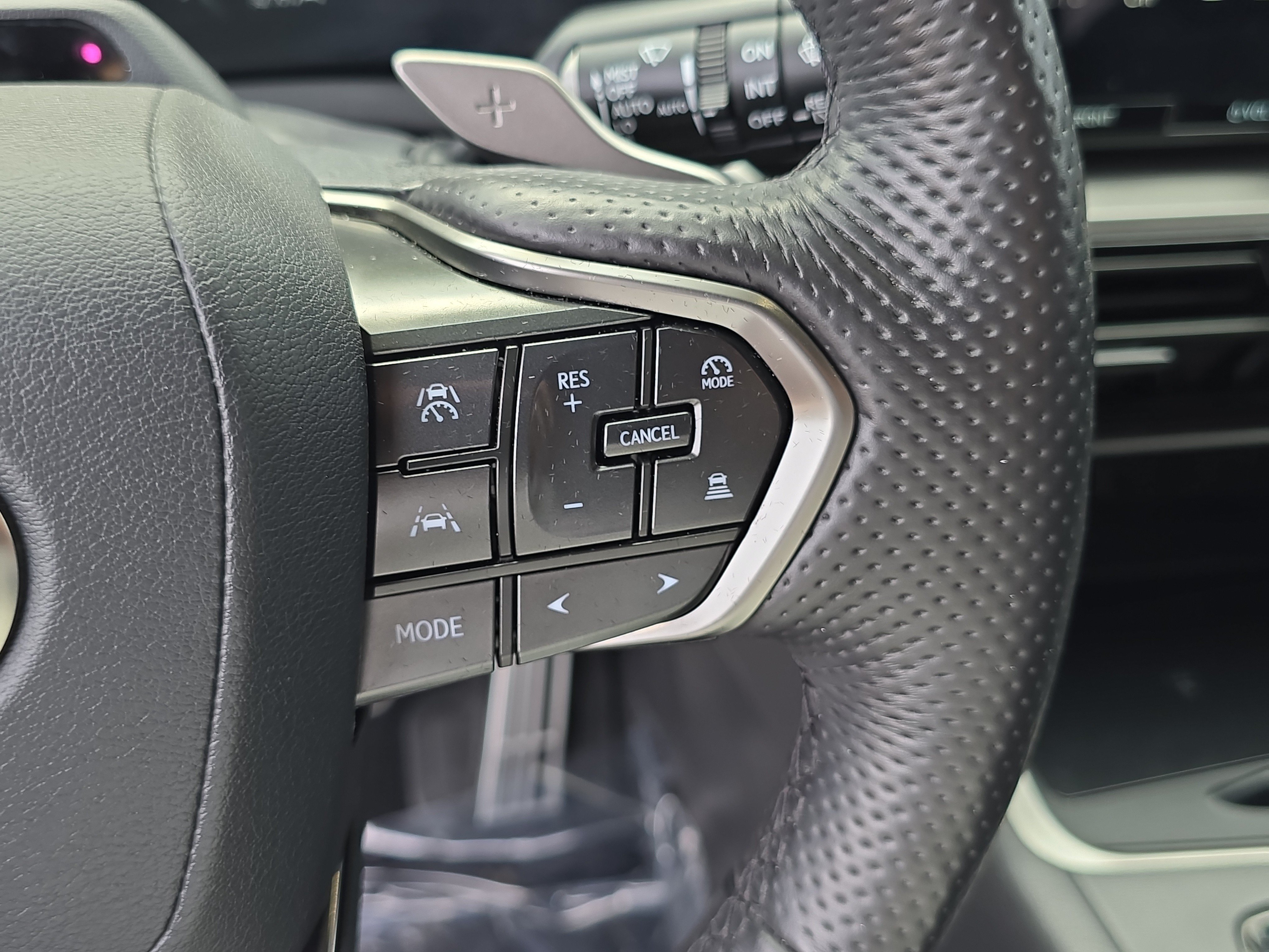 Used 2025 Lexus TX 500h AWD image 31