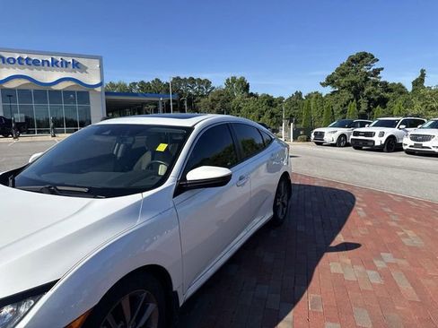 Used 2019 Honda Civic EX-L image 5