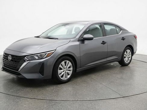 Used 2025 Nissan Sentra S FWD image 3