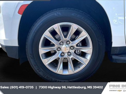 Used 2023 Chevrolet Suburban Premier RWD image 7
