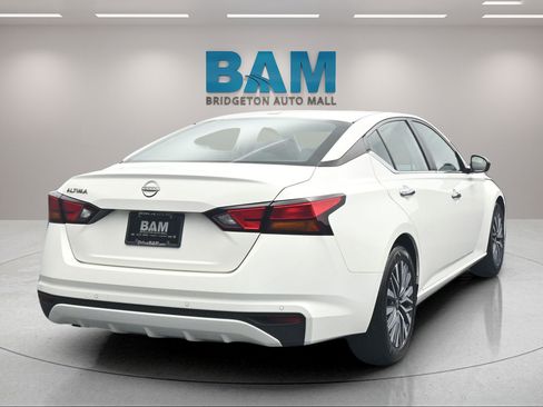 Used 2025 Nissan Altima 2.5 SV FWD image 5