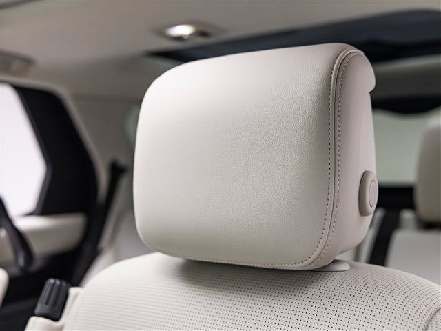 New 2026 Land Rover Discovery Dynamic SE AWD/4WD image 16