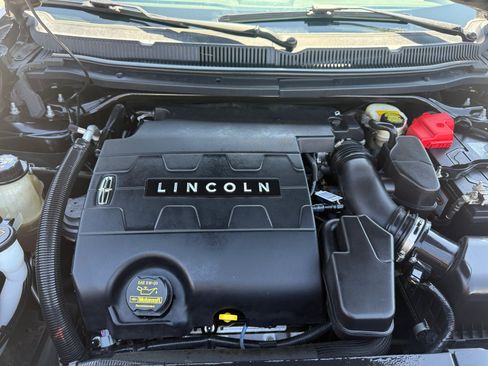 Used 2013 Lincoln MKT FWD image 33