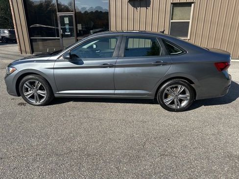 Used 2024 Volkswagen Jetta SE image 9