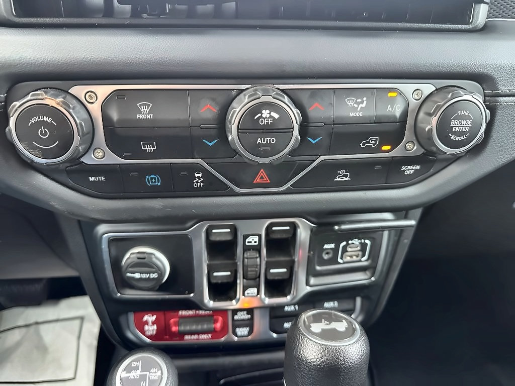 Used 2024 Jeep Wrangler Unlimited Rubicon 4xe AWD/4WD image 25