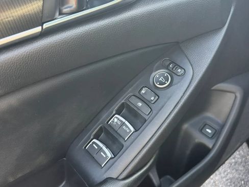 Used 2018 Honda Accord Sport image 12