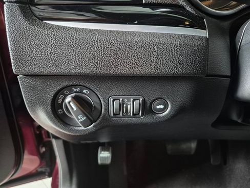 Used 2021 Chrysler 300 S RWD image 17