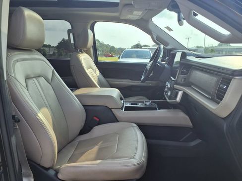 Used 2024 Ford Expedition Max Limited RWD image 27