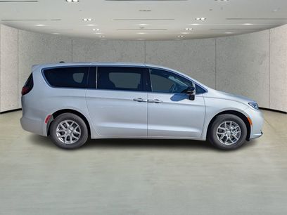 New 2026 Chrysler Pacifica Select