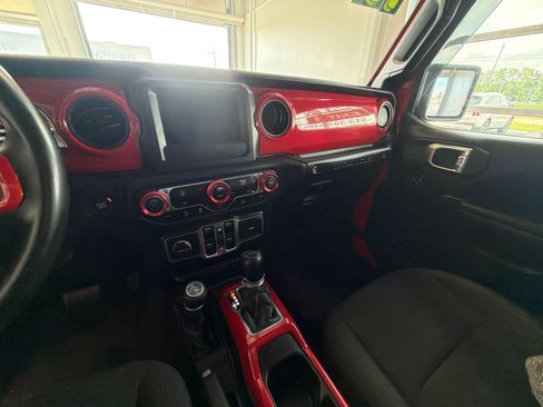 Used 2018 Jeep Wrangler Unlimited Sport S AWD/4WD image 20