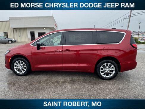 New 2027 Chrysler Pacifica Select AWD/4WD image 8