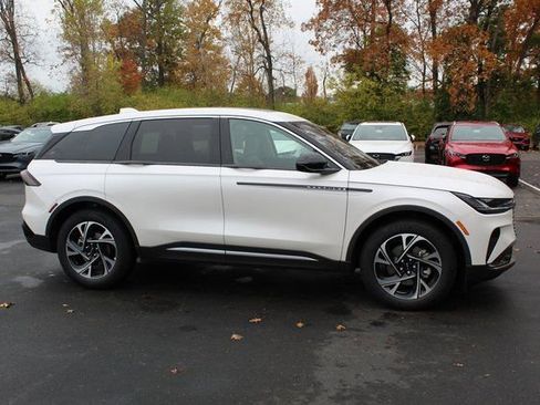 New 2026 Lincoln Nautilus Premier w/ Equipment Group 102A image 2