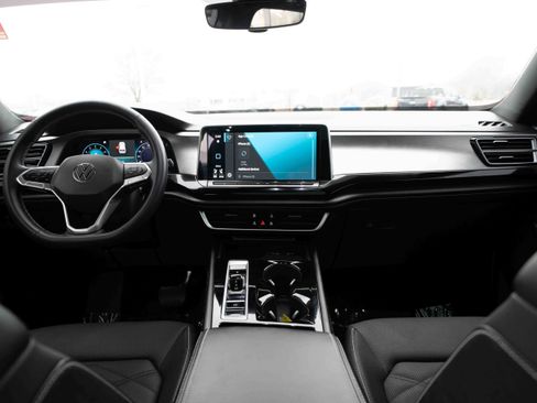 Used 2024 Volkswagen Atlas Cross Sport SE image 20