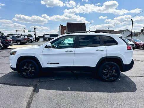 Used 2019 Jeep Cherokee Latitude Plus FWD image 4