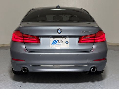 Used 2020 BMW 530e w/ Premium Package RWD image 10