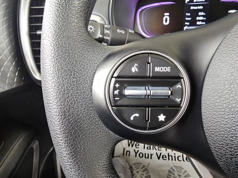 Used 2025 Kia Soul LX w/ LX Technology Package FWD image 22