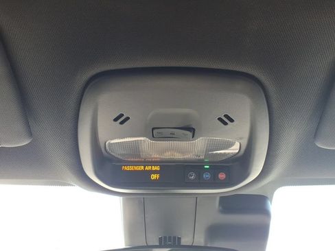 Used 2025 Buick Envista Sport Touring w/ Convenience I Package FWD image 20