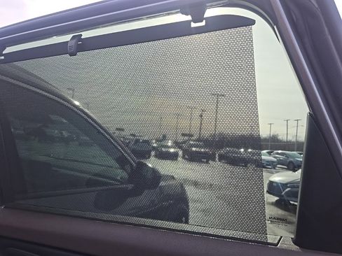 Used 2023 Nissan Rogue SV w/ SV Premium B Package image 32