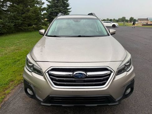 Used 2018 Subaru Outback 2.5i Limited AWD/4WD image 5