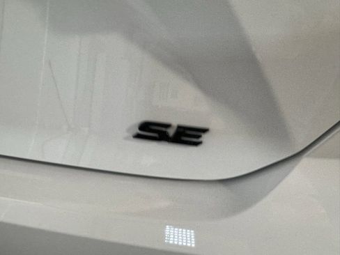 New 2026 Toyota Camry Hybrid image 19