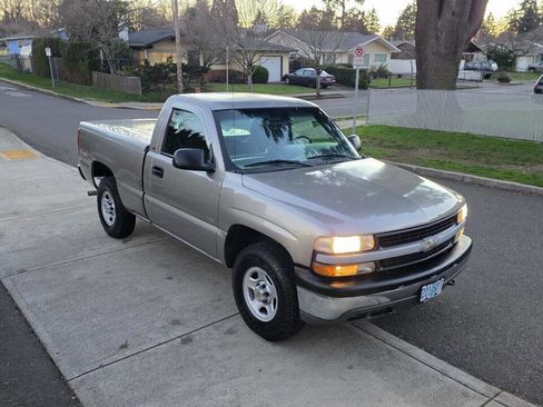 Used 2001 Chevrolet Silverado 1500 4x4 Regular Cab w/ Firm Ride Suspension Pkg image 3