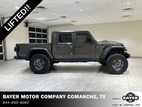 Used 2025 Jeep Gladiator Mojave AWD/4WD image 6