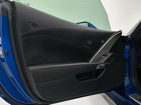 Used 2016 Chevrolet Corvette Z06 w/ 3LZ Preferred Equipment Group image 17