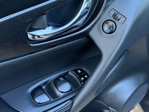 Used 2016 Nissan Rogue SL w/ SL Premium Package image 12