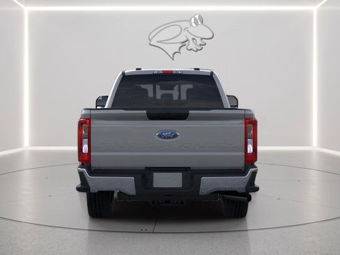 New 2026 Ford F250 XLT w/ FX4 Off-Road Package image 5