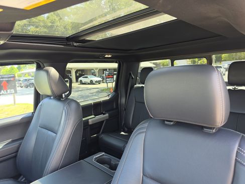 Used 2022 Ford F250 Lariat w/ Black Appearance Package AWD/4WD image 27