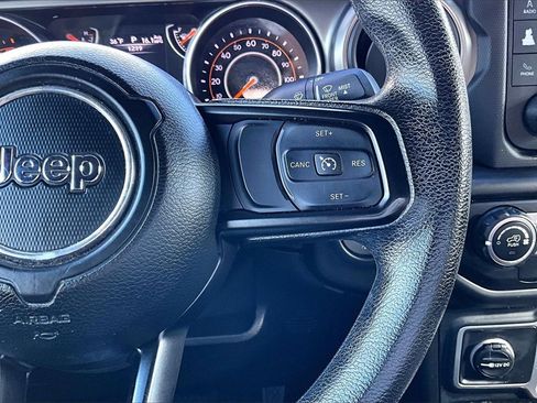 Used 2018 Jeep Wrangler Unlimited Sport image 19