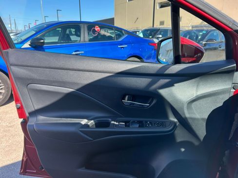 Used 2025 Nissan Versa SV image 18