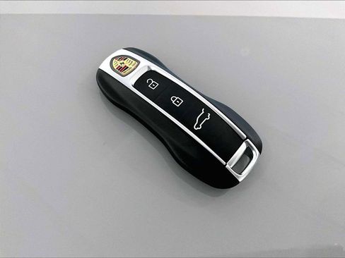 Used 2026 Porsche Cayenne S image 34