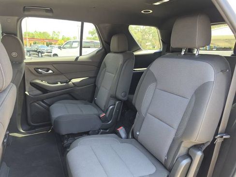 Used 2023 Chevrolet Traverse LT FWD image 20