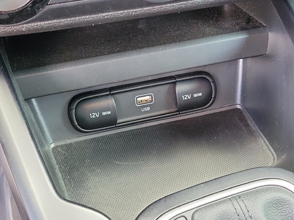 Used 2025 Kia Soul LX w/ LX Technology Package FWD image 23