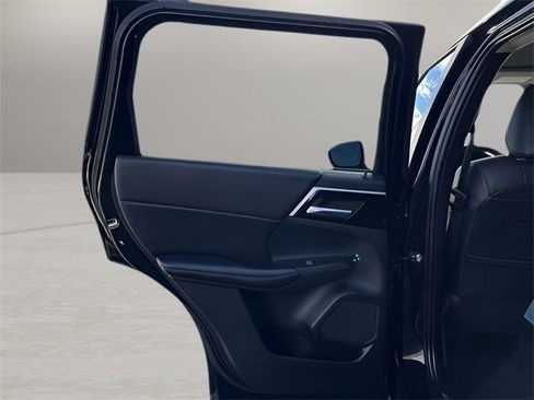 Used 2023 Mitsubishi Outlander SE image 27