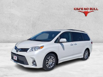 Used 2020 Toyota Sienna XLE w/ XLE Navigation Package