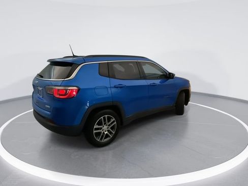 Used 2019 Jeep Compass Latitude FWD image 6
