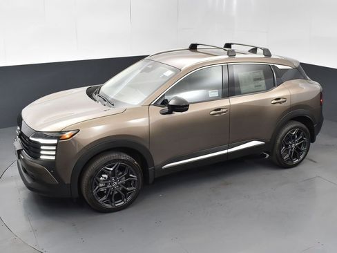 New 2026 Nissan Kicks SR w/ Illumination Package FWD image 47